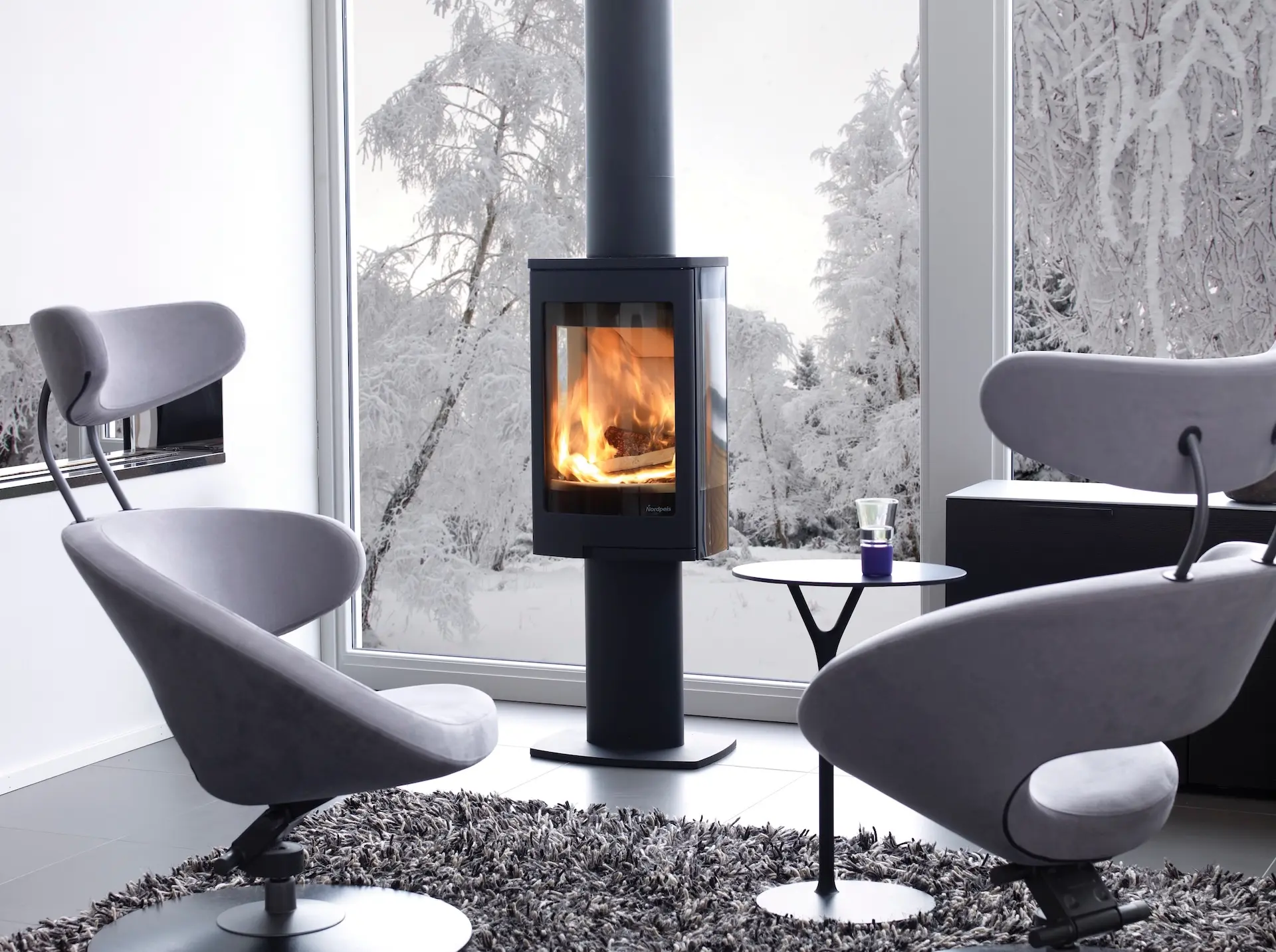 Varaava takka asuinrakennuksessa